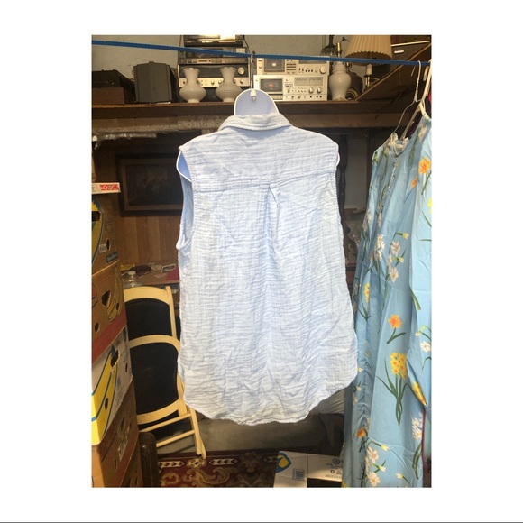 Blue Quarter Button-Up Tanktop - Picture 3 of 5